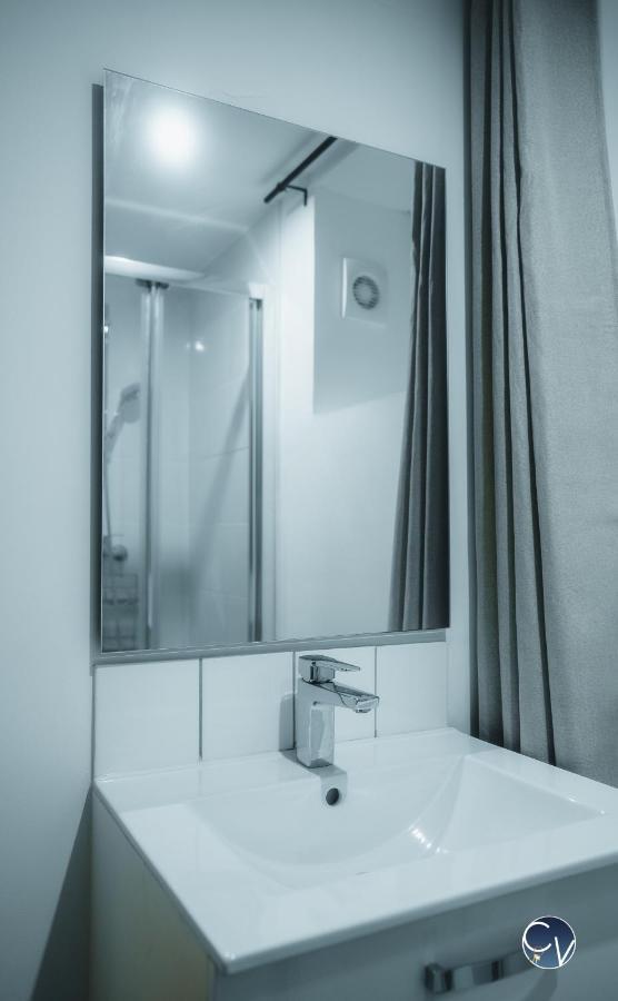 Appartement Neuf Et Moderne Dans Le Centre Ville Bagnols-sur-Cèze Exterior foto